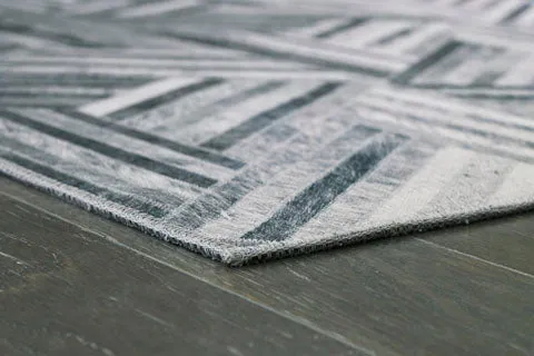 7'10" x 10' Rug in Blue