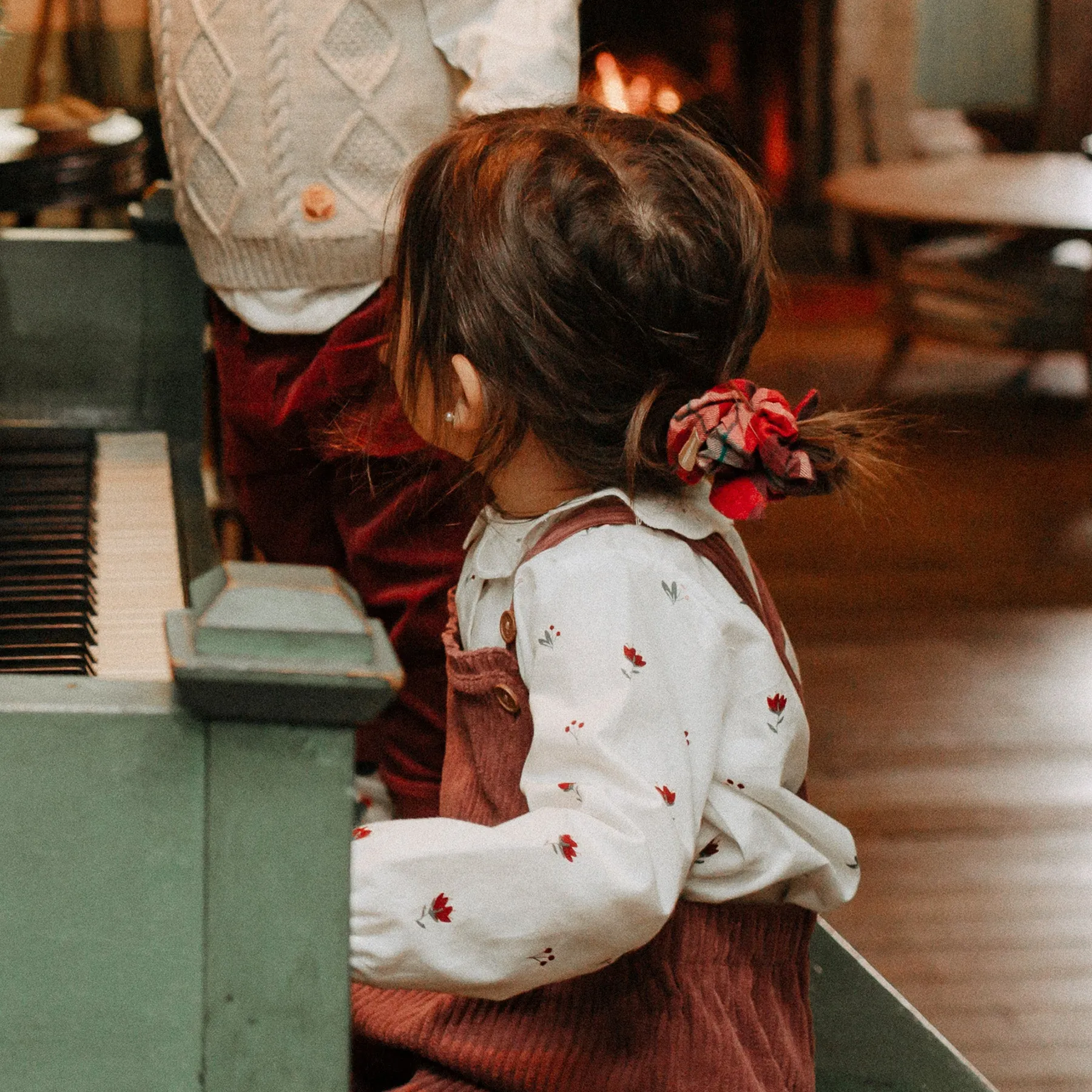 Chouchou rouge à carreaux en flanelle brossée, enfant  || Red plaid scrunchie in brushed flannel, child
