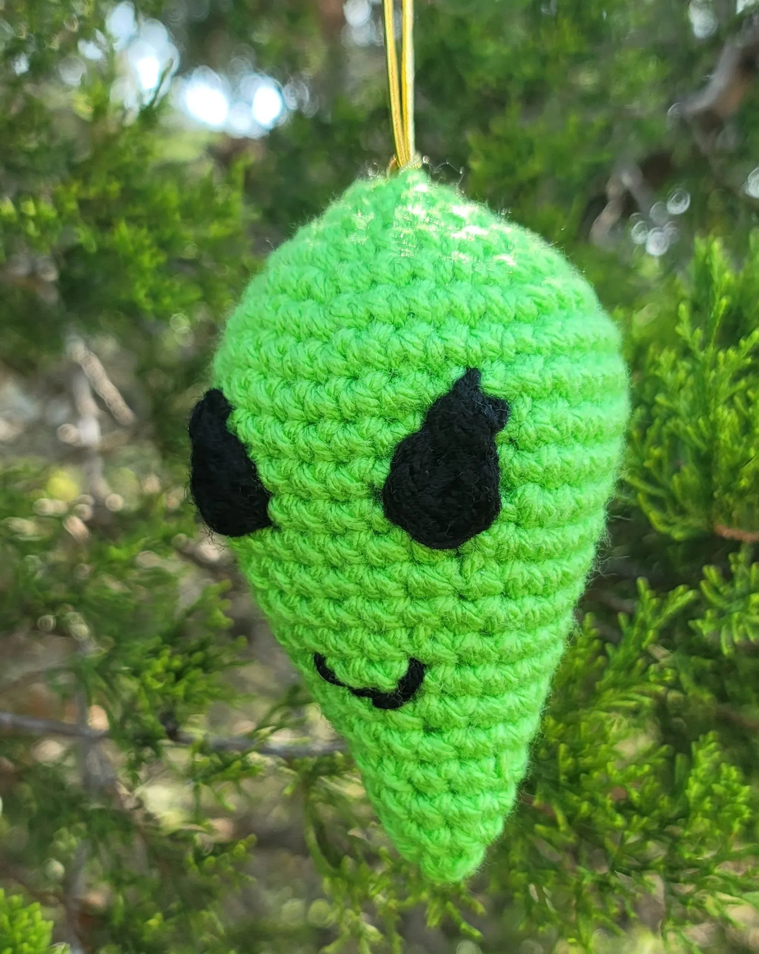 Crochet Pattern Space Alien Christmas Ornament, UFO Themed Christmas Decor