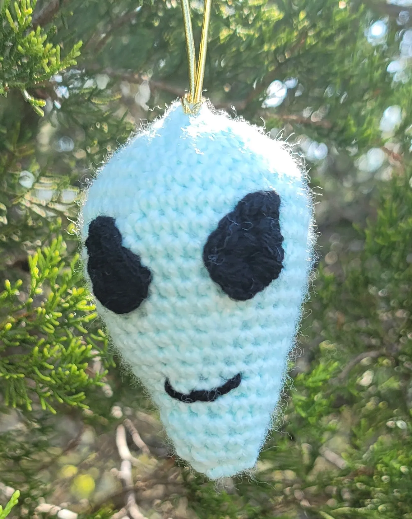 Crochet Pattern Space Alien Christmas Ornament, UFO Themed Christmas Decor