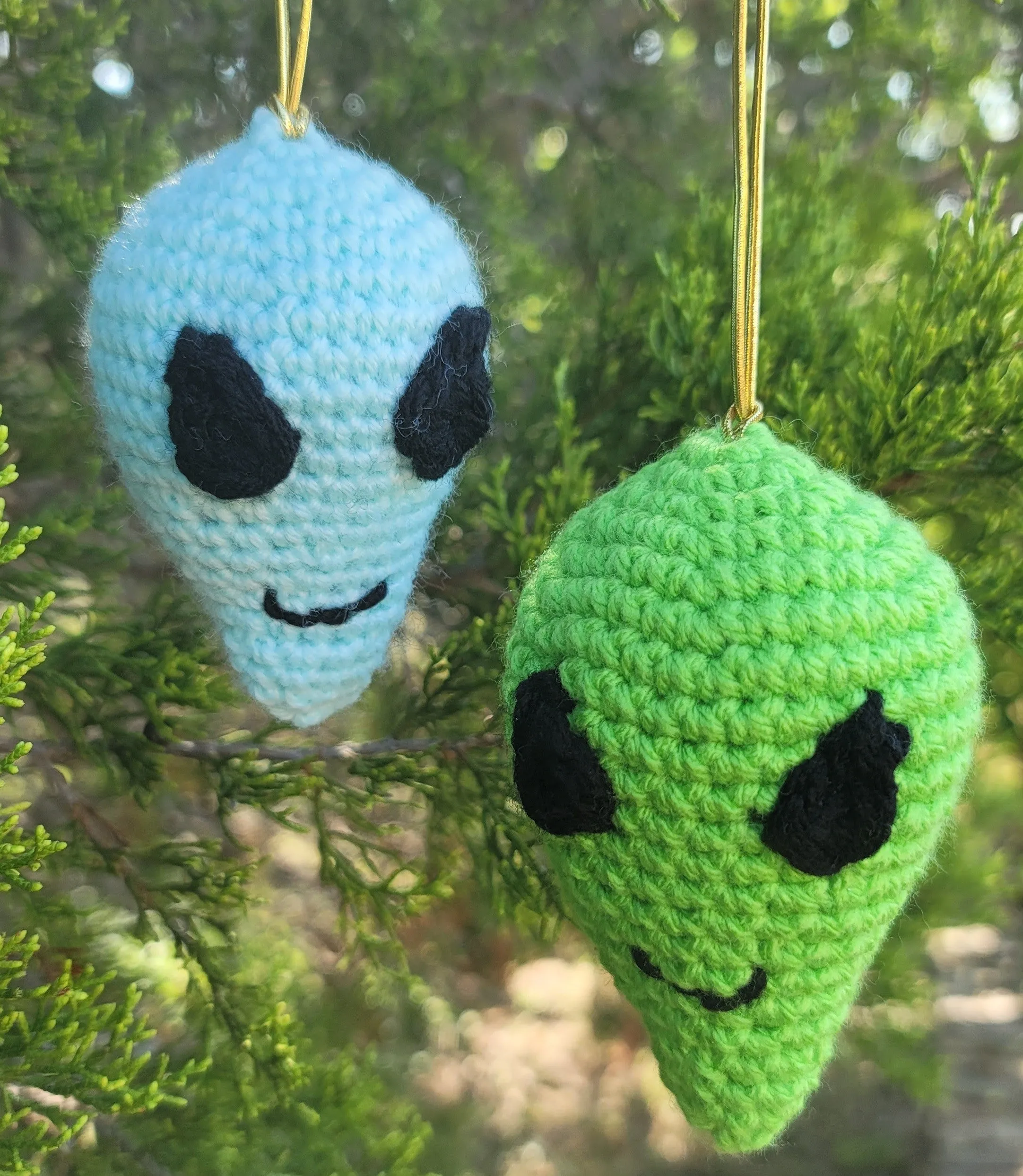 Crochet Pattern Space Alien Christmas Ornament, UFO Themed Christmas Decor
