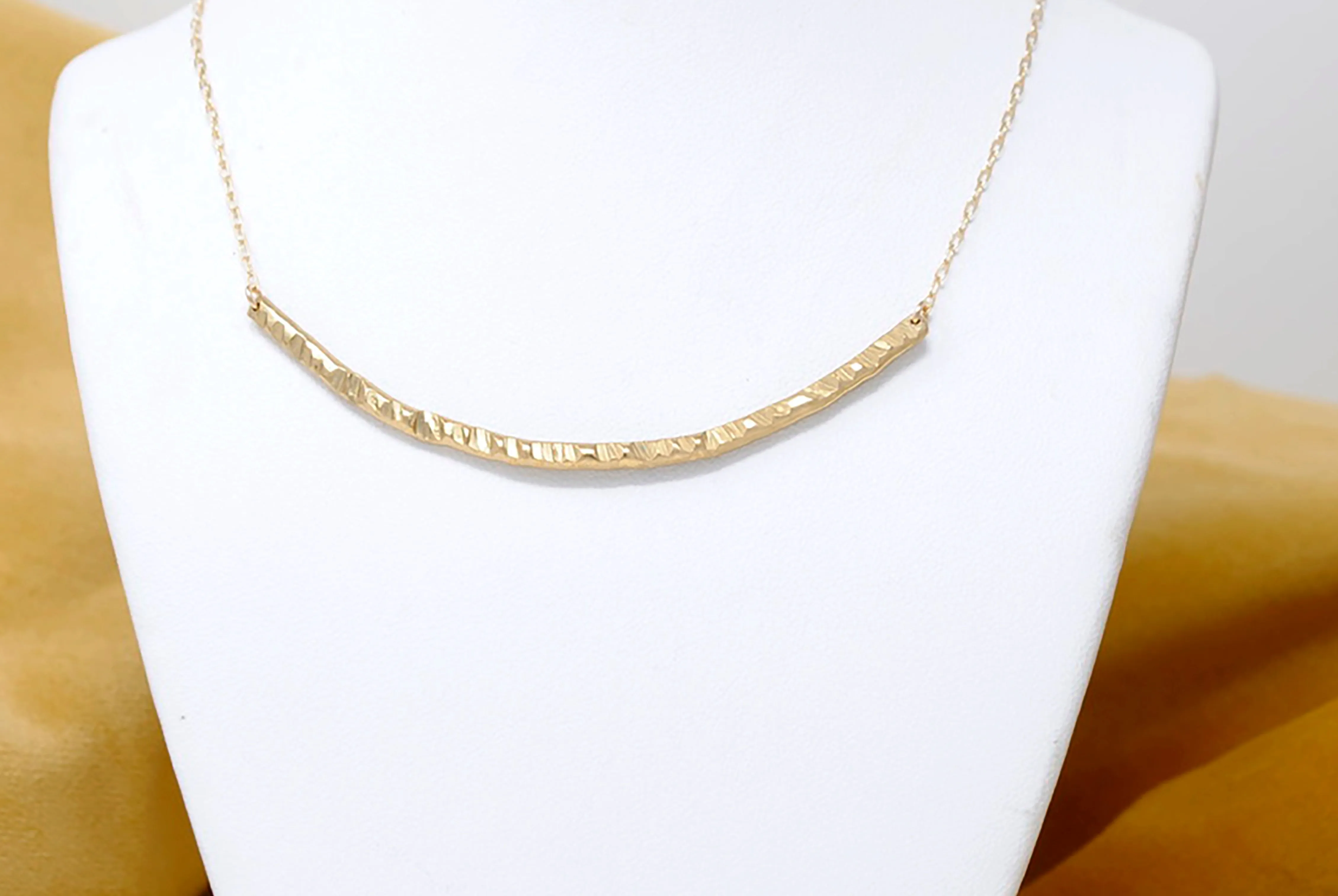 Daedal Textured U Necklace