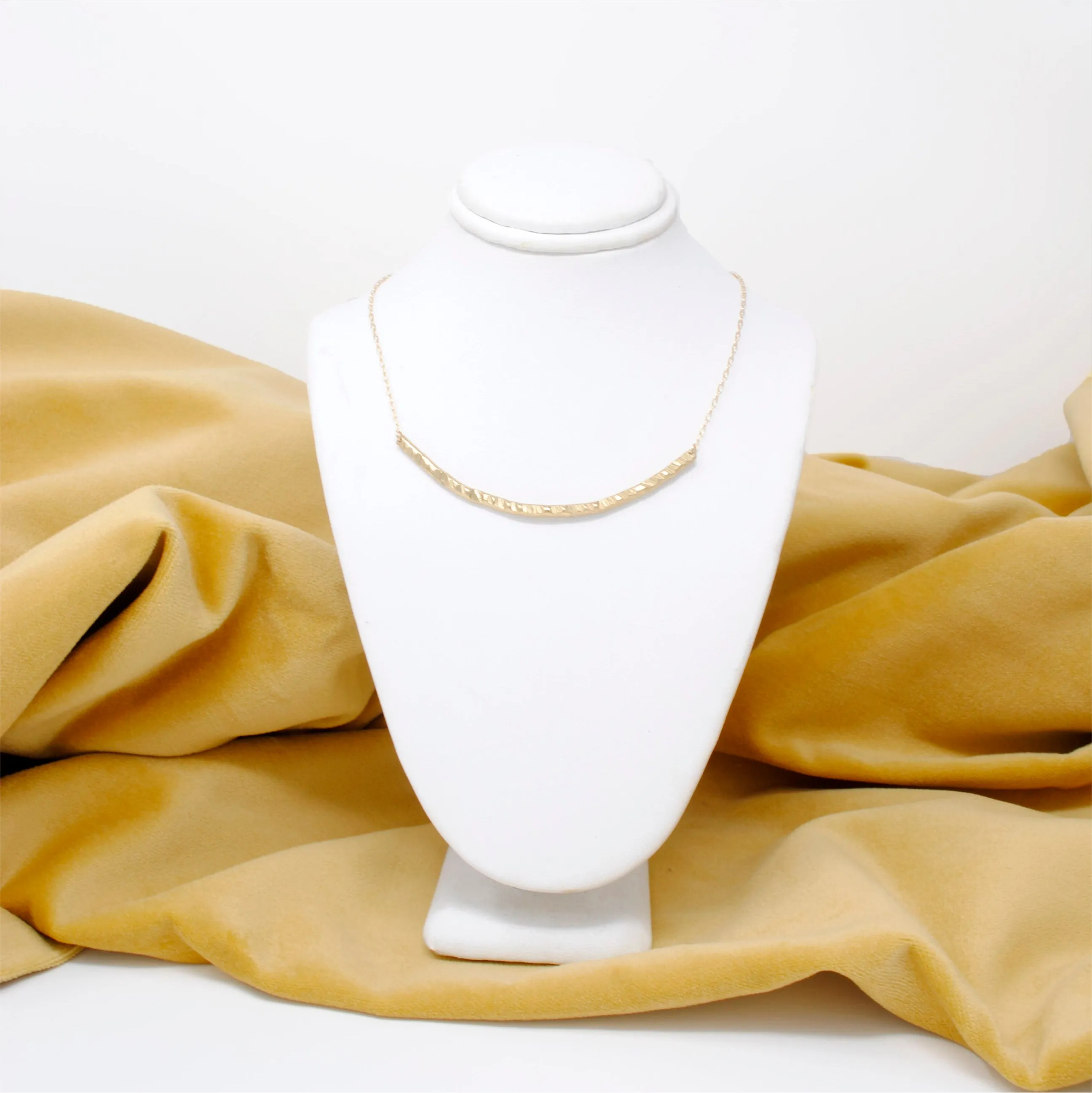 Daedal Textured U Necklace