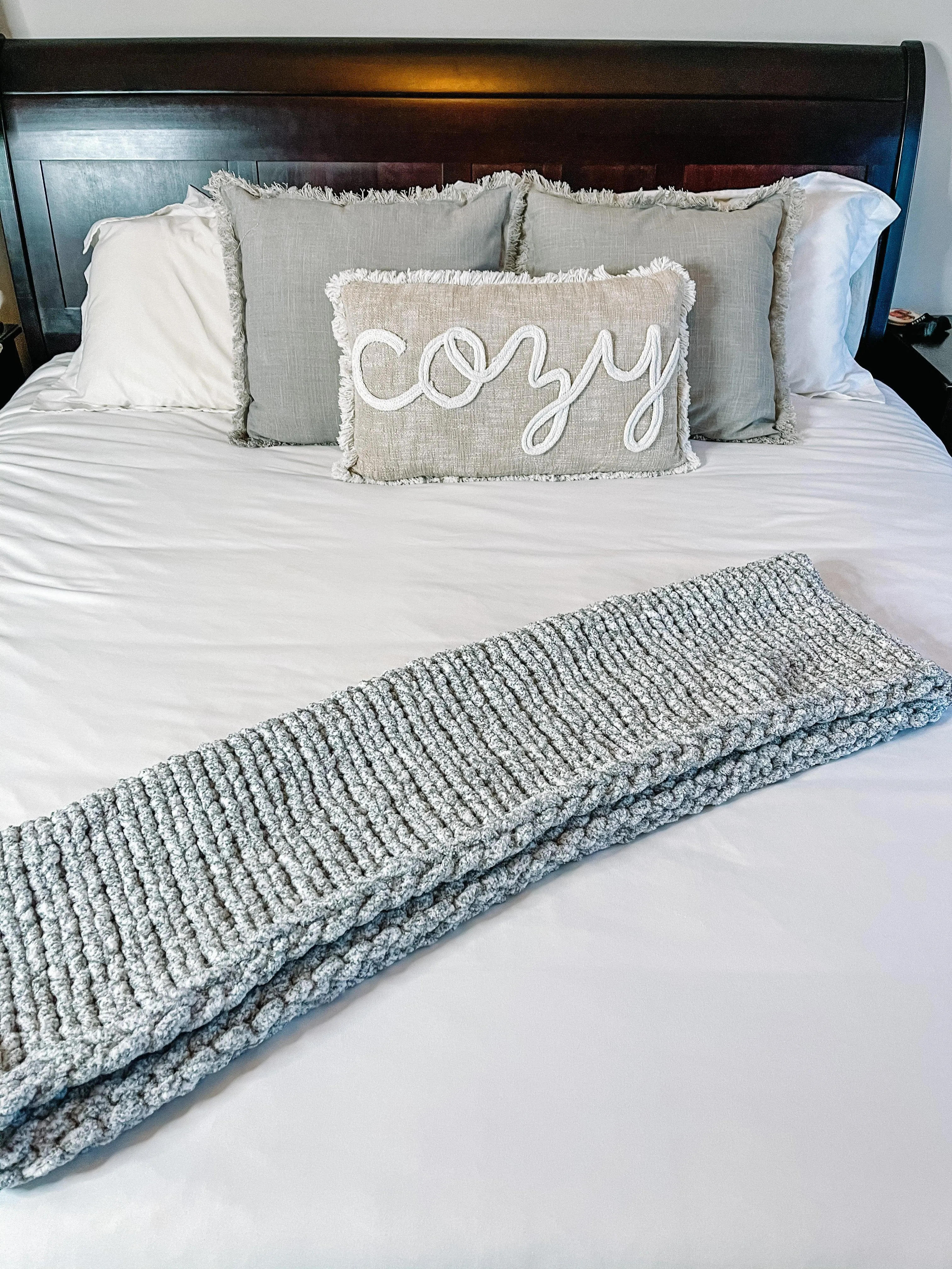 DREAMY LIL' Cozy Throw