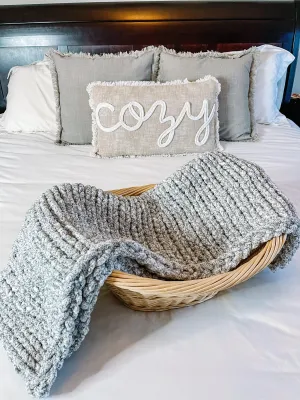 DREAMY LIL' Cozy Throw