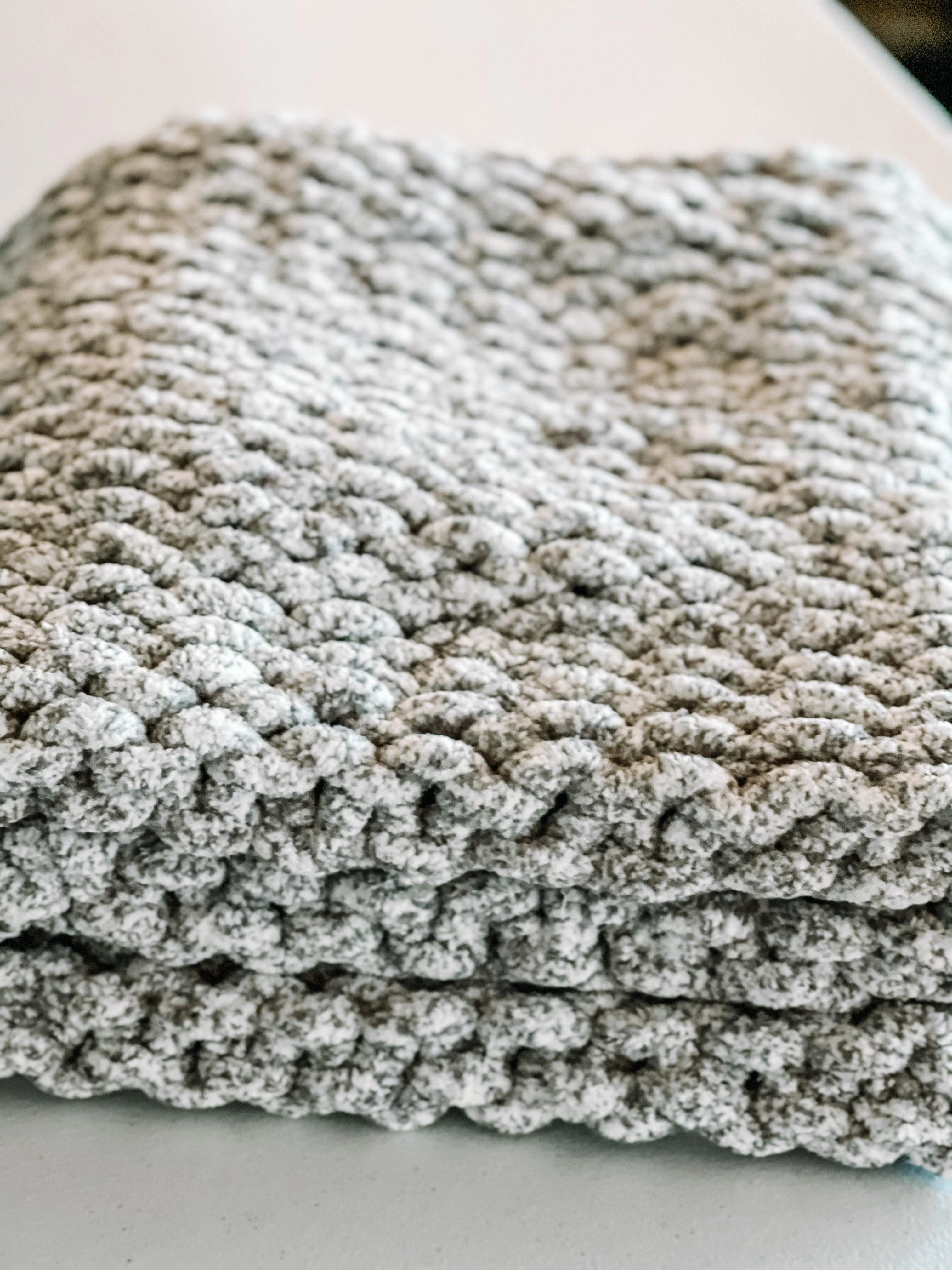 DREAMY LIL' Cozy Throw