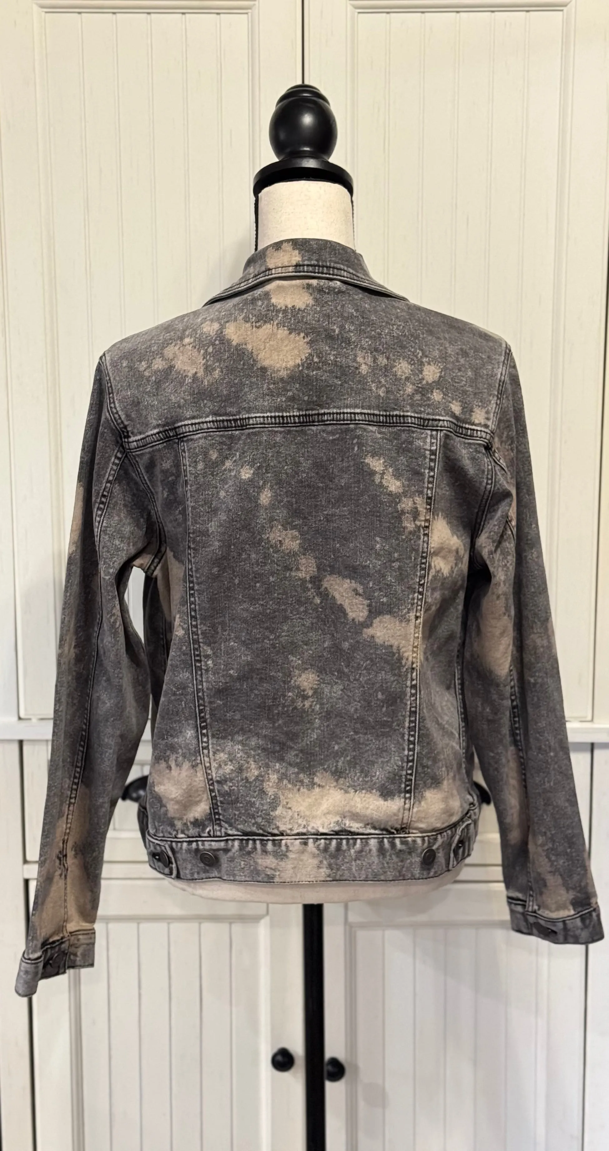 Edith Distressed Denim Jacket ~ Women’s Size Medium (8-10)