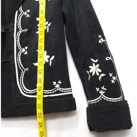 Embroidered Sherpa Lined Jacket Women XS Button Suede Like Black Cream Floral