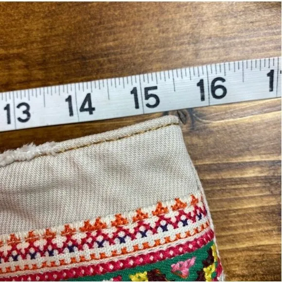 Free People We The Free women's frayed hem boho embroidered shorts size 27