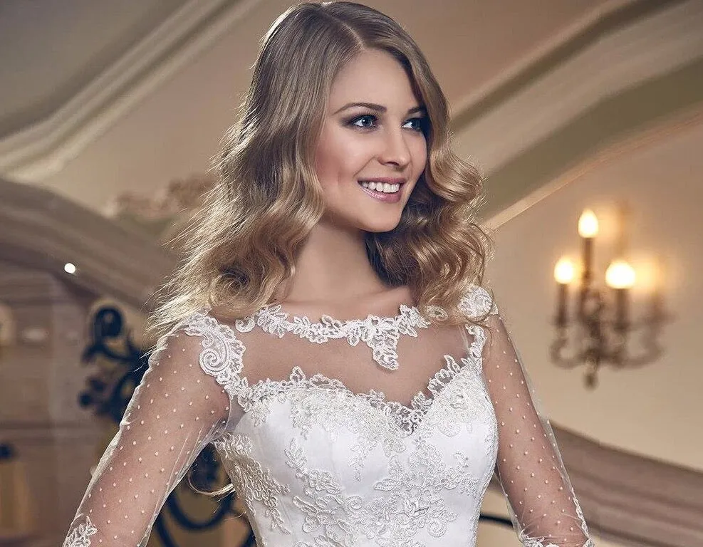 Half Sleeve A-line Wedding Dresses With Petticoat Trouwjurken Appliques Lace Floor Length Bridal Gowns