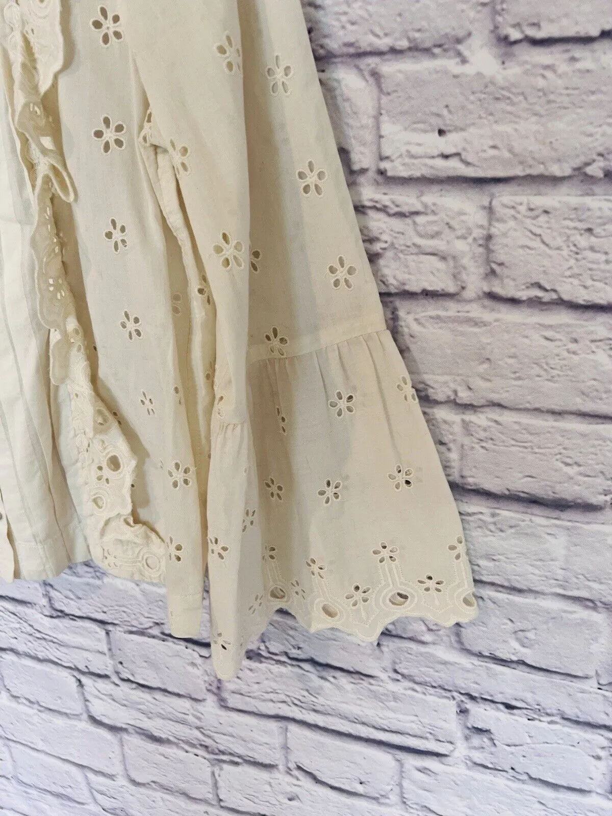 J. CREW Eyelet Ivory Top G8370 Size 4 Petite Botton Up Blouse Western Boho