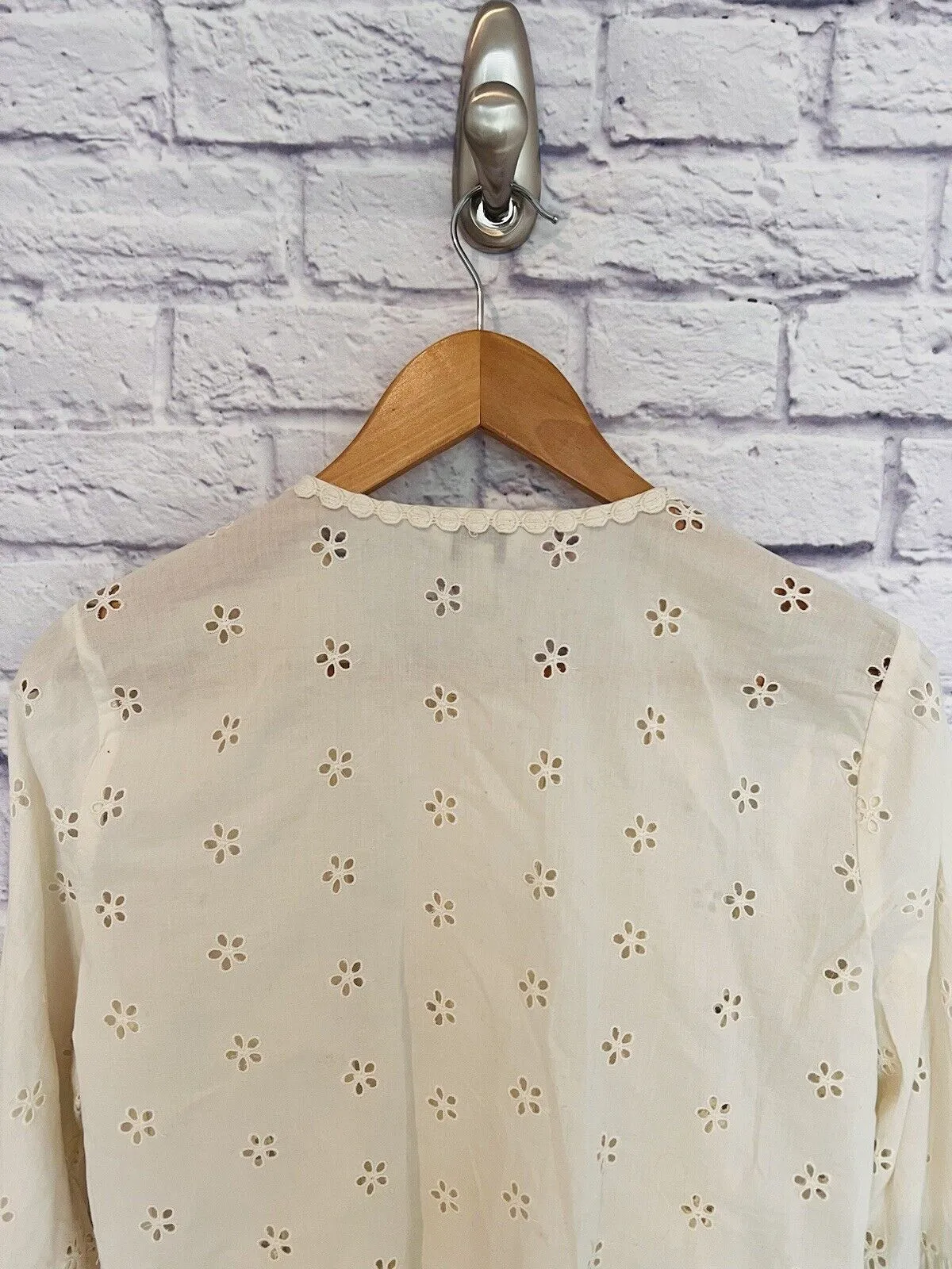 J. CREW Eyelet Ivory Top G8370 Size 4 Petite Botton Up Blouse Western Boho