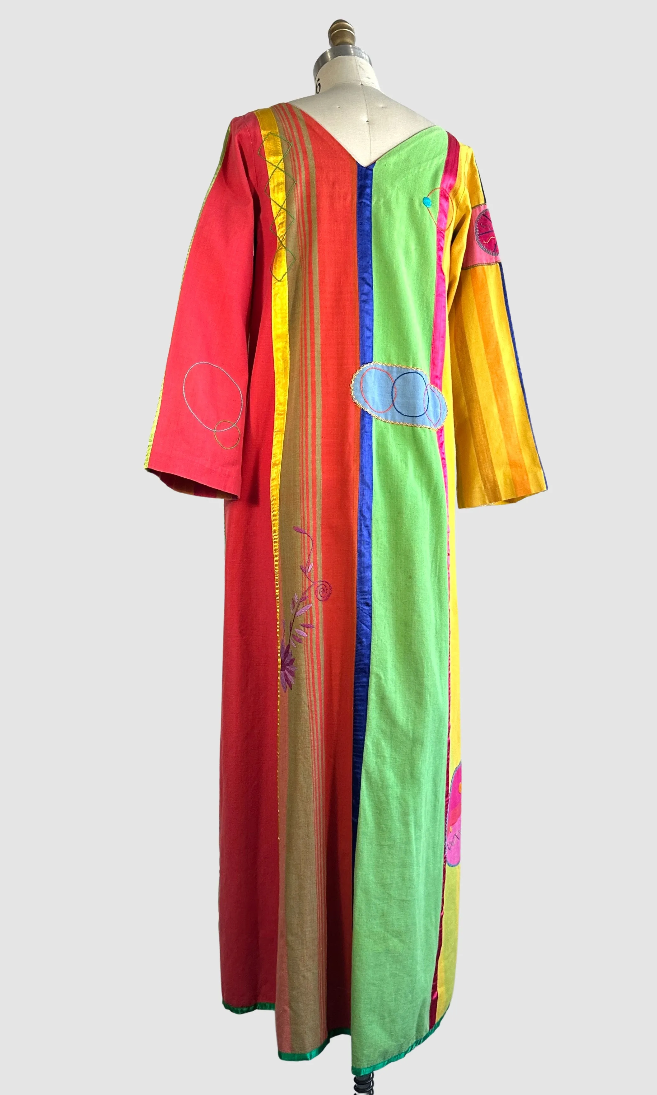 JOSEFA 70s Embroidered Mexican Kaftan • Small
