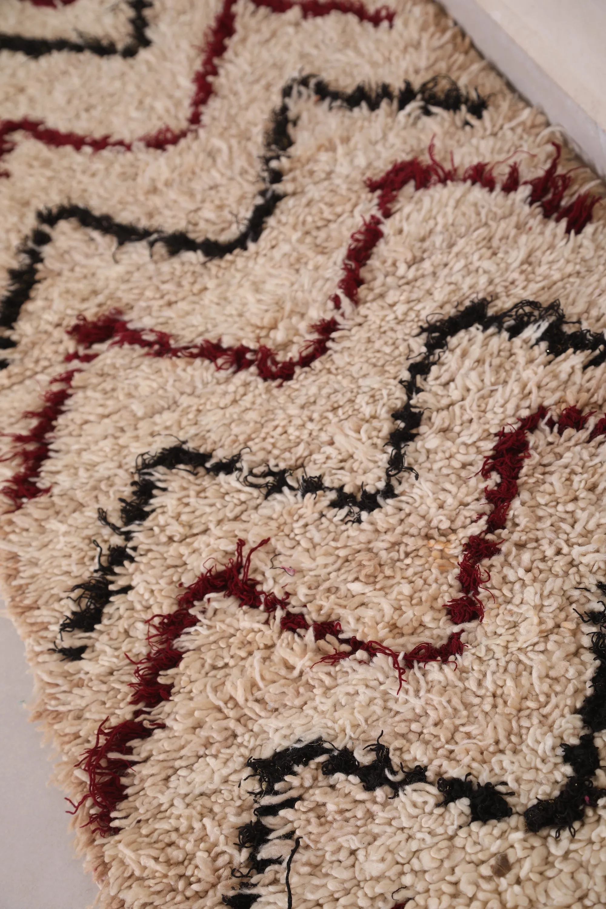 Moroccan Runner Rug 1.8 X 5.3 Feet - Tribal Zigzag Pattern