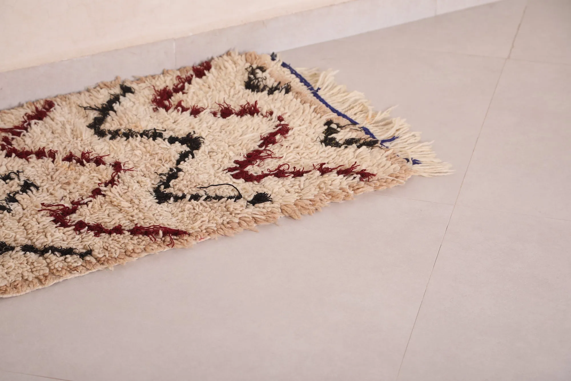 Moroccan Runner Rug 1.8 X 5.3 Feet - Tribal Zigzag Pattern