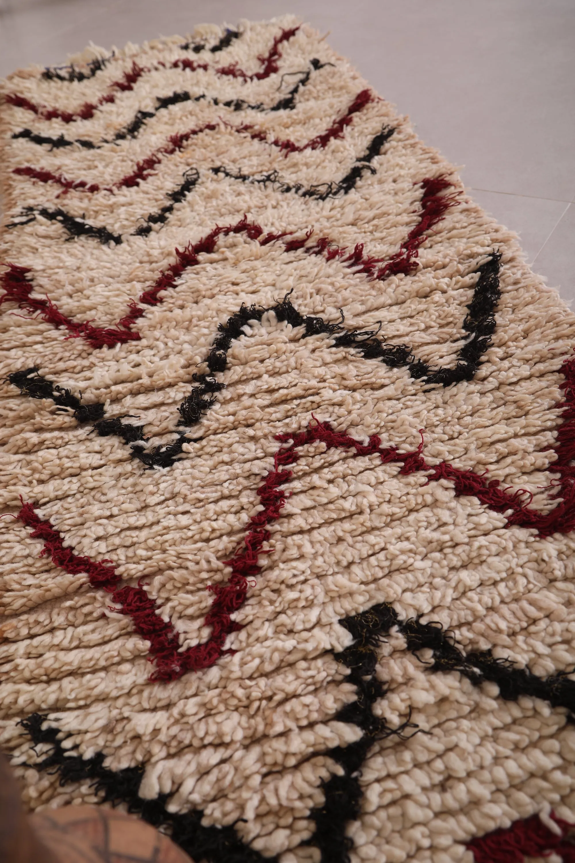Moroccan Runner Rug 1.8 X 5.3 Feet - Tribal Zigzag Pattern