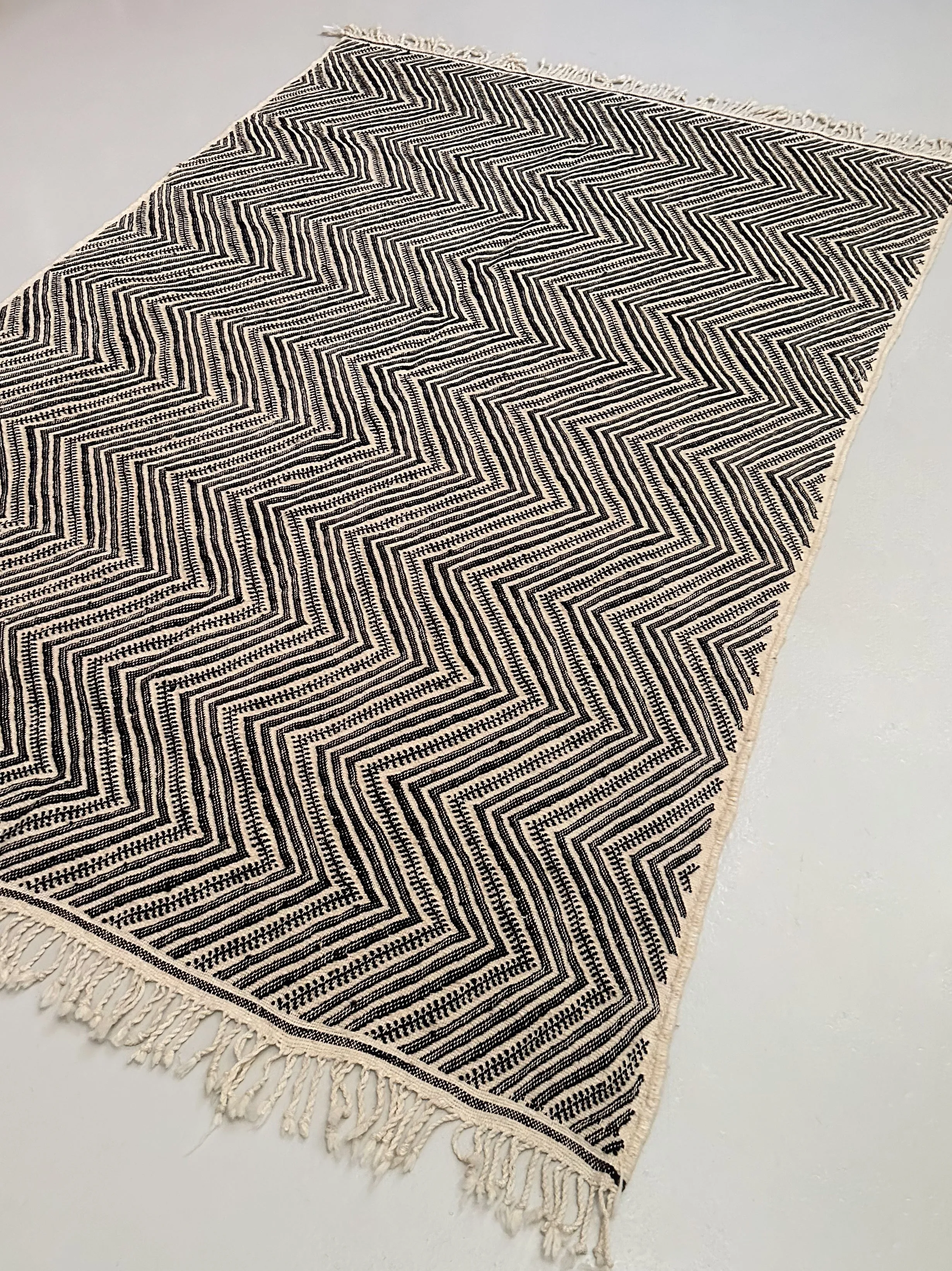 M'rirt's Zigzag Vintage Flatweave