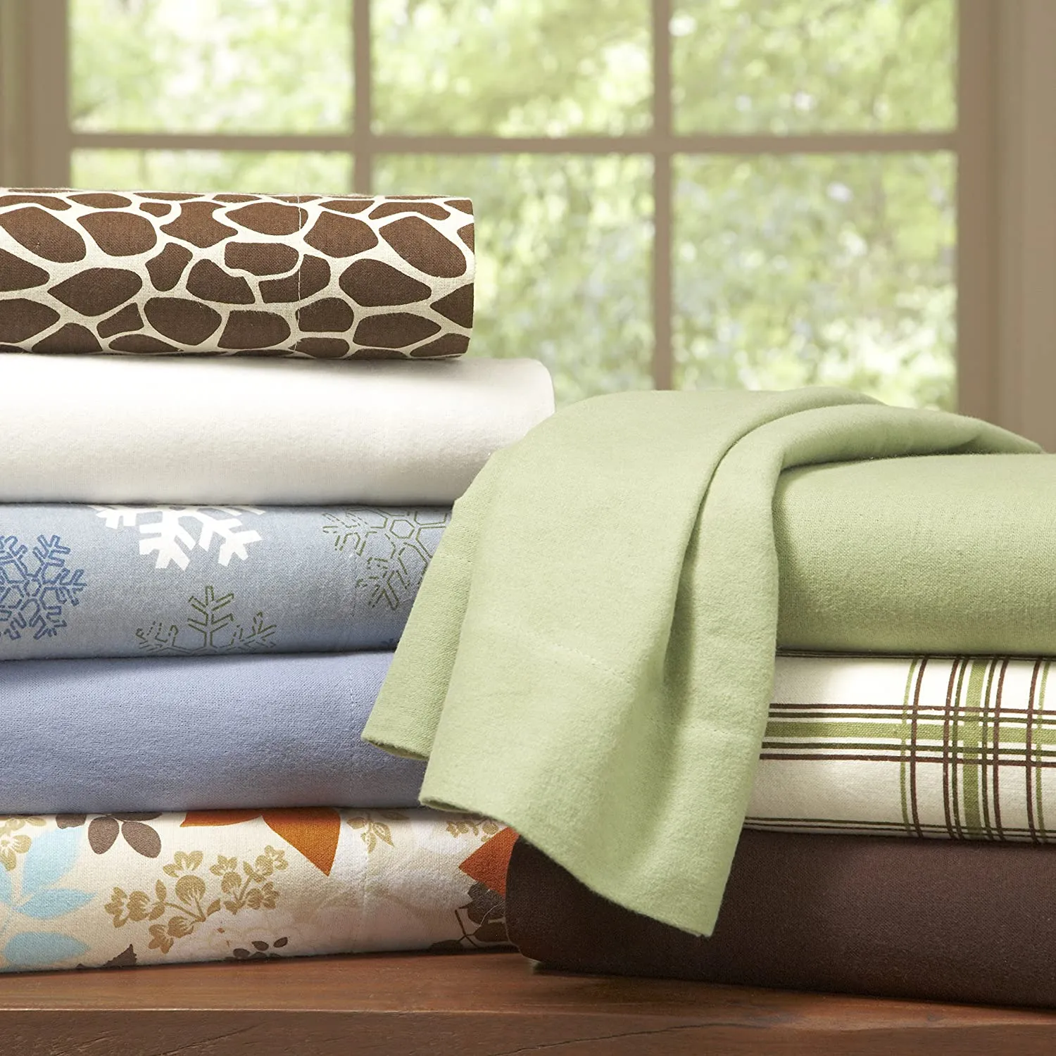 New in package! Pointehaven Heavy Weight Printed Flannel 100-Percent Cotton Deep Pocket Sheet Set, Snow Flakes, Twin! Retails $73 