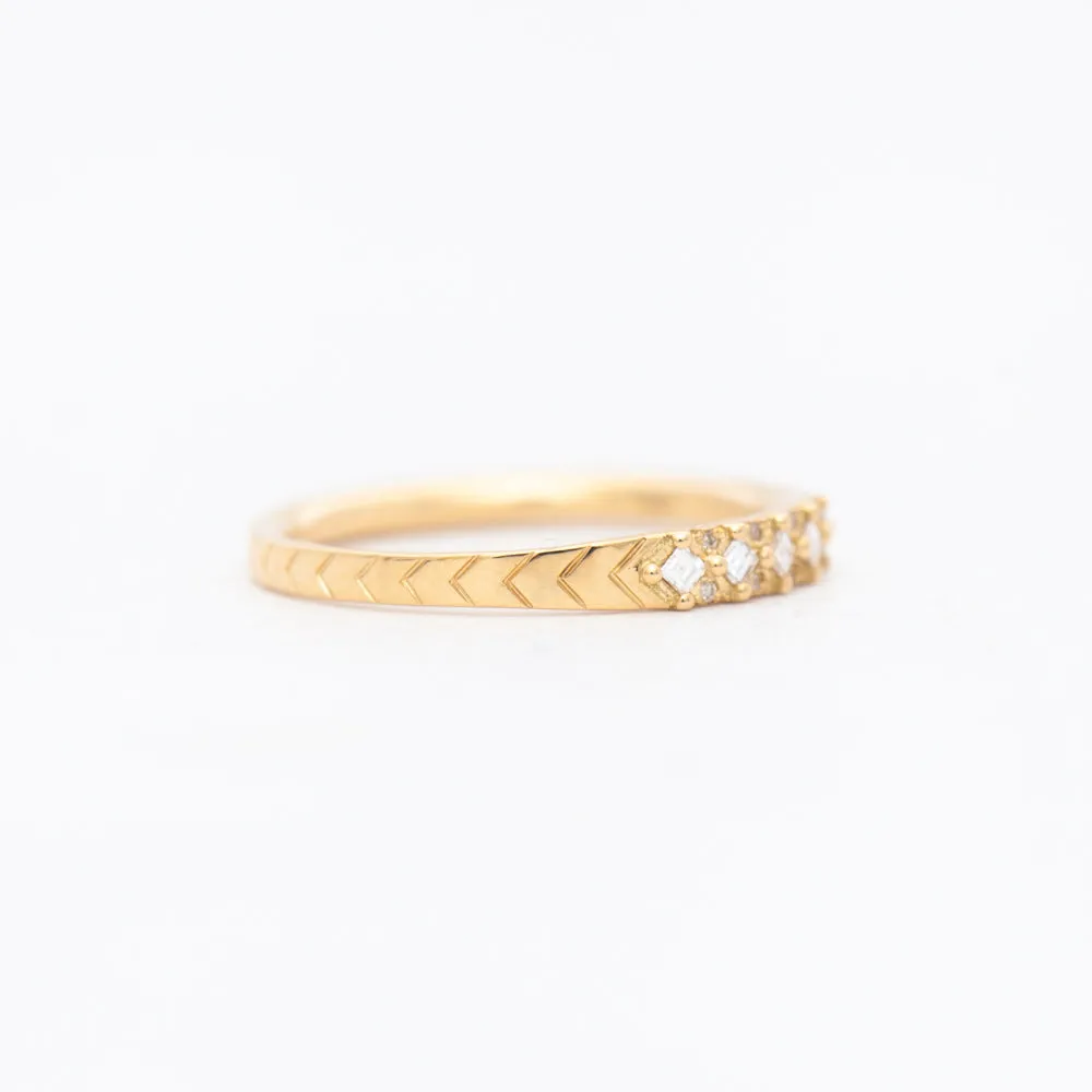 Pattern Wedding Band with Carré Diamonds
