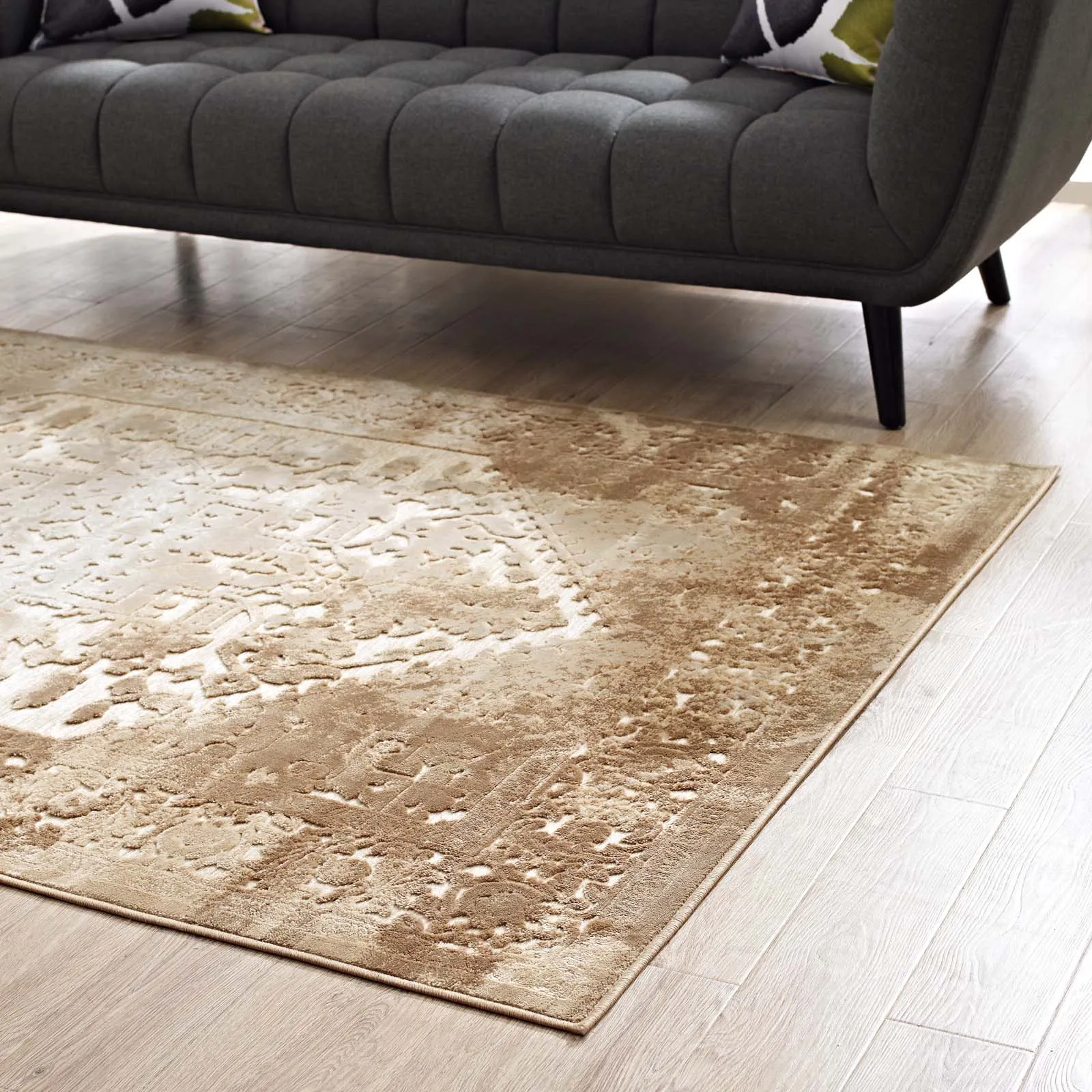 ROSINA DISTRESSED PERSIAN MEDALLION