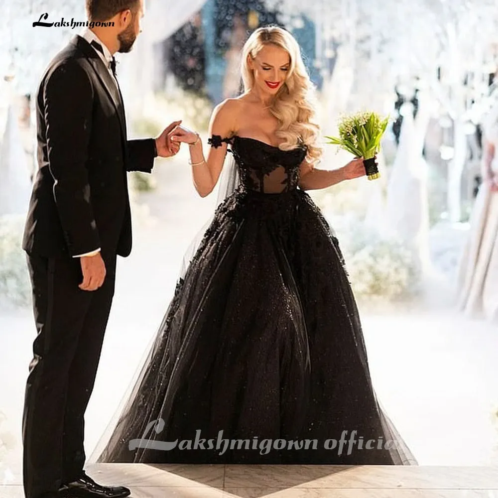 Roycebridal New Ball Gown Vintage Princess Wedding Dresses Lace Applique Vestidos De Novia Black Gothic Wedding Dresses Bridal Gowns
