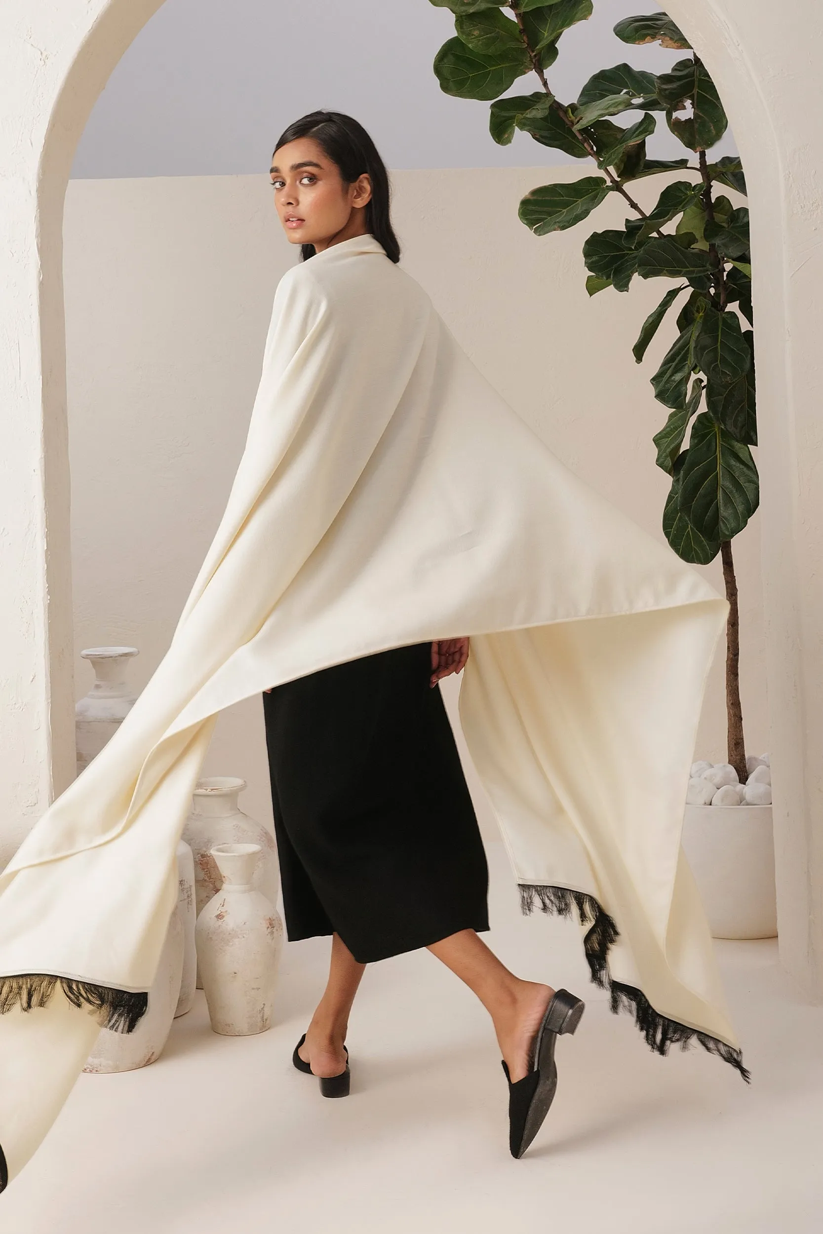 Sand Woollen Shawl (Ivory & Black)