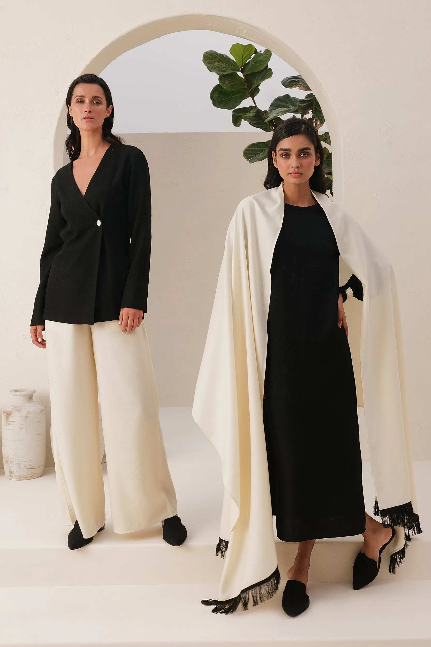 Sand Woollen Shawl (Ivory & Black)