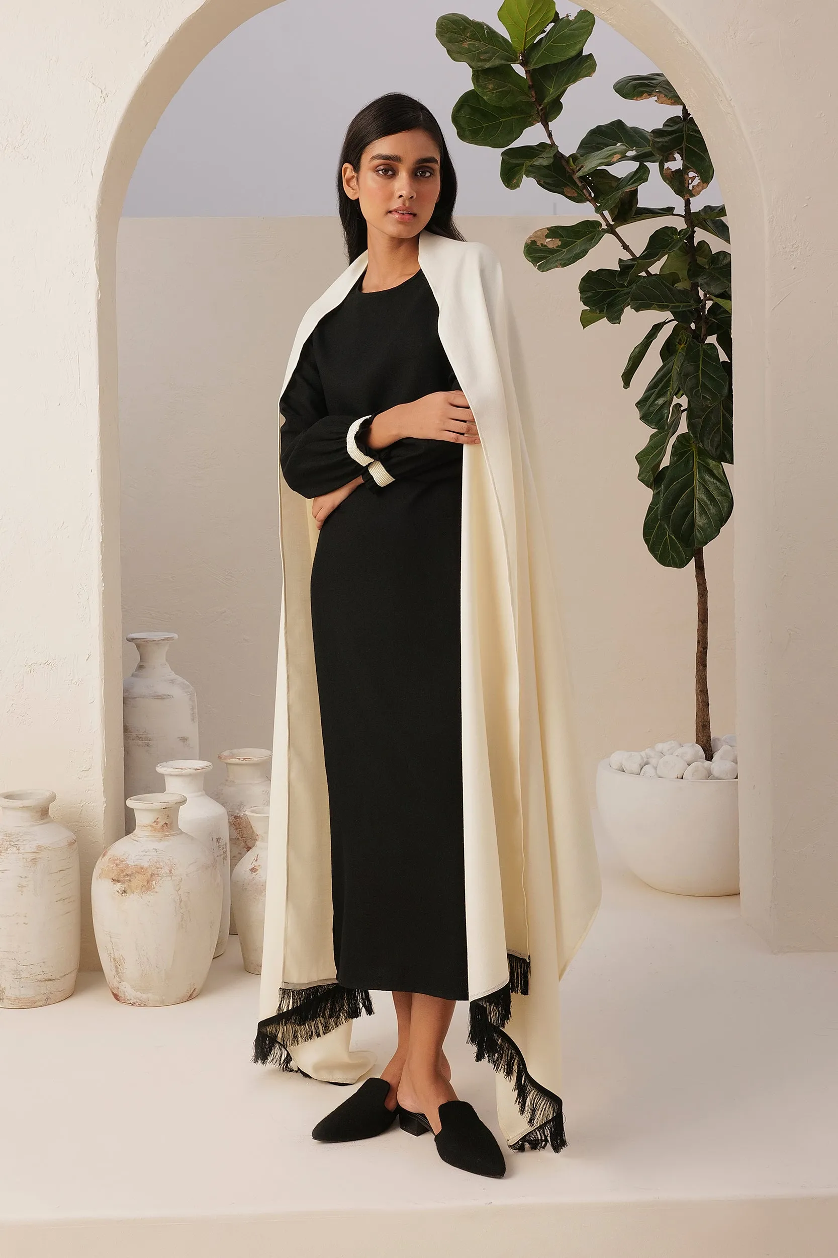 Sand Woollen Shawl (Ivory & Black)