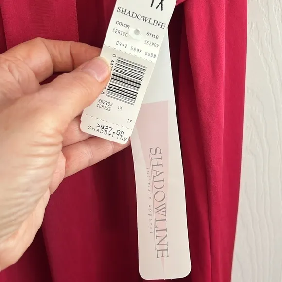Shadowline nightgown. Cerise (reddish pink) embroidered neckline. Size 1 X