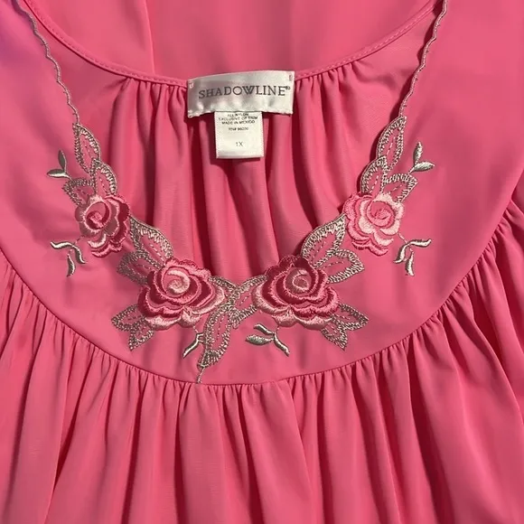 Shadowline nightgown. Rosy pink embroidered neckline. Size 1X NWT