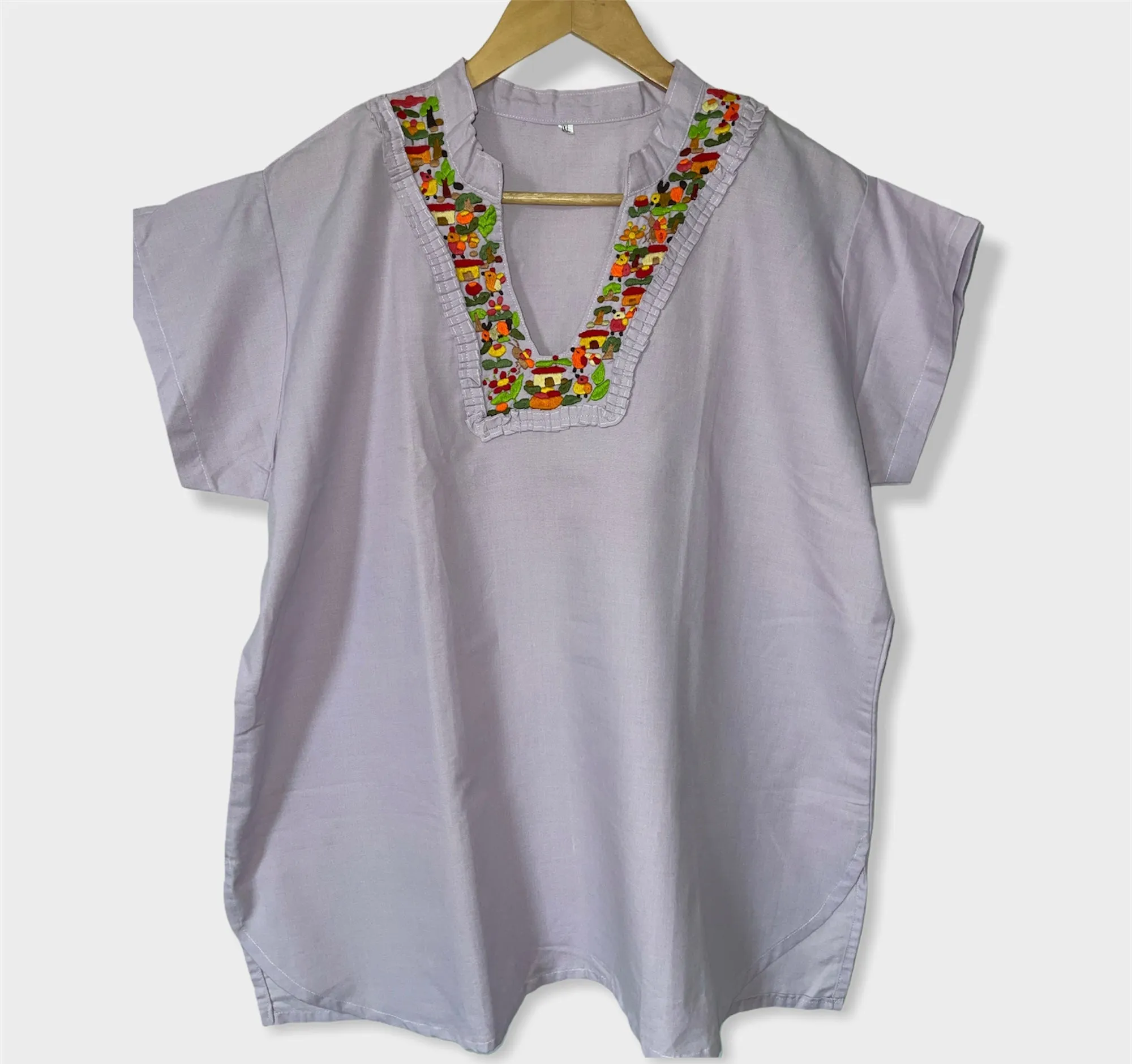 Size 2XL Lilac Embroidered Top made in El Salvador-Blusa/Camisa hecha en El Salvador