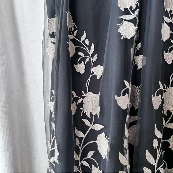 Sundance Womens Sheer Floral Embroidered Trapeze Dress in Gray and Cream Size S