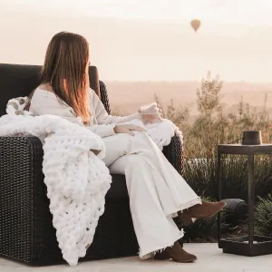 Throw Blanket INFINITE LOVE  - BIG - WHITE