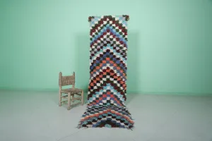 Vintage Handmade Moroccan Rug – Vibrant Chevron Pattern 2.3 x 7.9 ft